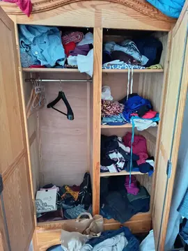 Armoire en bois démontable