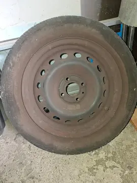 2 pneus 185 60 R15 sur jantes