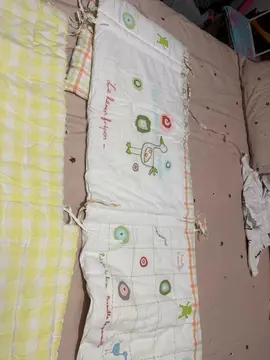 tour de lit à barreau