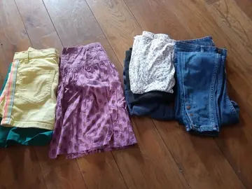 Lot de bas (jupe/short/legging/jean) taille 10 ans