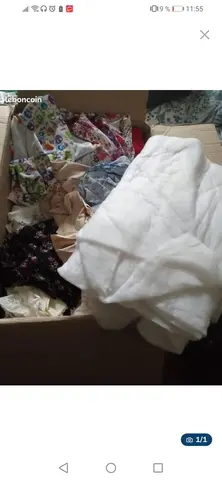 2 cartons de 40 x 60 cm de tissus