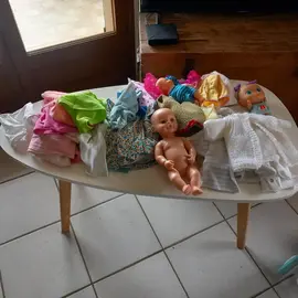 landeau + bébés et vêtements