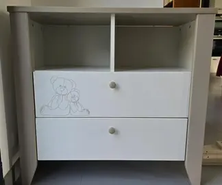 Commode avec table à langer amovible