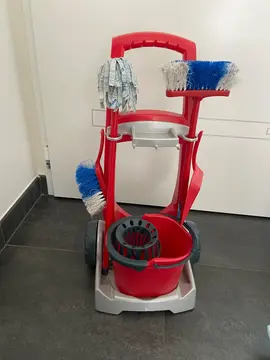 chariot ménage enfant