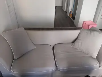 deux canapés trois places a nettoyer