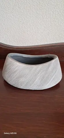 cache pot forme allongée