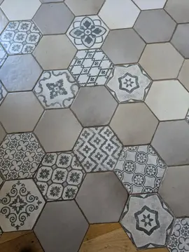 reste de carrelage hexagonaux (petite surface)