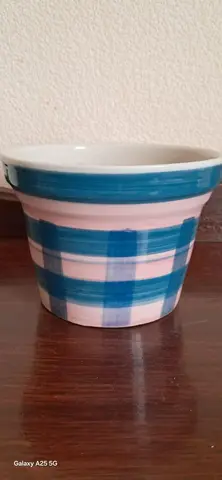 cache pot rose et bleu