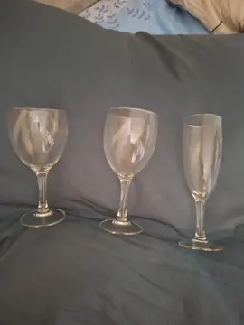 service de verres à pied