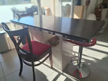 table/bureau/plateau