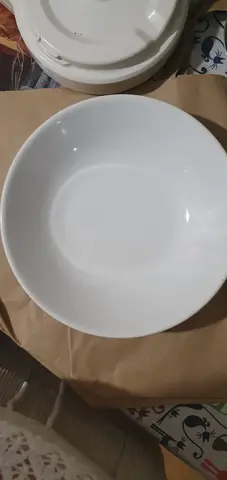 3 assiettes creuses blanches