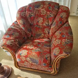 fauteuil velours et bois très confortable