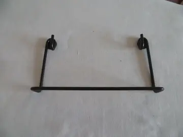 Patère noir en métal à fixer neuve