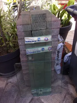 Lot 6 étagères verre : 1 = 48 X 48 cm - 1 = 60 X 15 cm - 2 = 69 X 23 cm - 2 = 98,5 X 23 cm