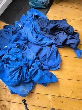 vêtements de travail pour couturière