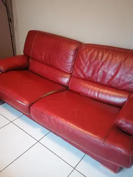 canapé rouge cuir