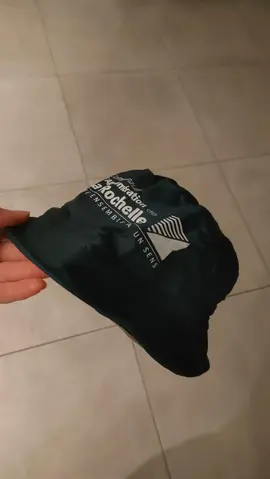 Chapeau de pluie pliable