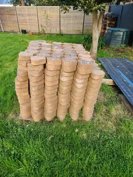 Pavés auto bloquants