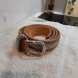 Ceinture cuir et brillants - Largeur 3 cm - Longueur 1,10 m