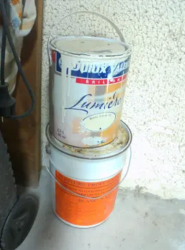 lot pots de peinture