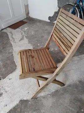 Deux chaises de jardin en bois