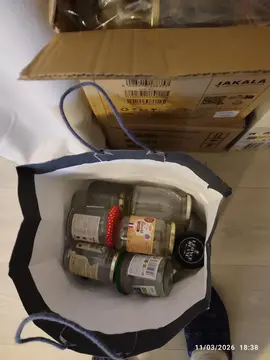 4 cartons de pots pour confitures