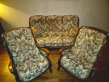 canapé et deux fauteuils
