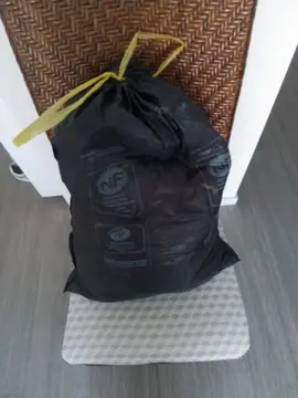 donne un sac de vêtements femme taille 42 44