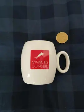 Tasse à café blanche et rouge Vivactis Conseil
