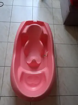 maxi cosy et baignoire bébé