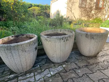 donne 3 pots en pierre reconstituée