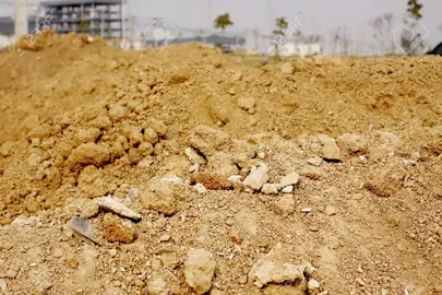 Donne terre végétale + remblais (construction maison) – 134 m³