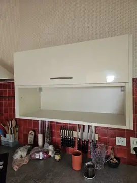 éléments cuisine en laqué creme très bon état