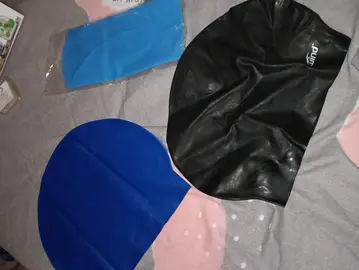 Lot bonnet de bain neuf