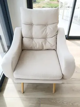 Donne beau fauteuil, beige, en bon état. A récupérer sur place.