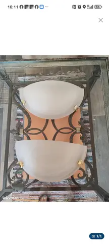 Deux appliques lumineuses