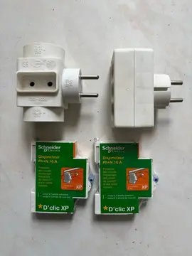 2 disjoncteurs 16A et 2 multiprises