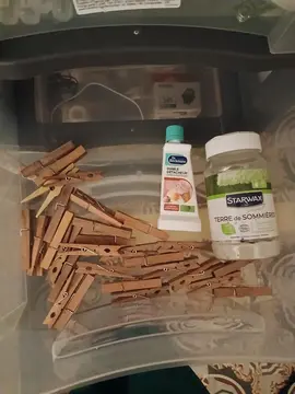 lot épingles en bois + 2 détachants