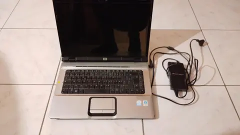PC portable HP ancien en panne et sans batterie