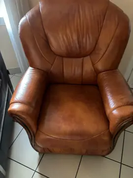 fauteuil en cuir marron