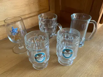 lot de 5 chopes à bière dépareillées