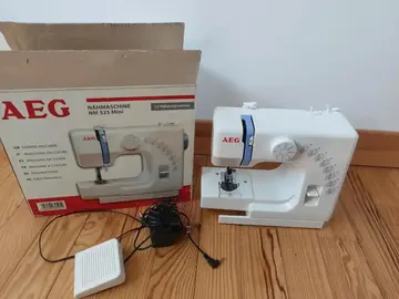 Machine à coudre AEG