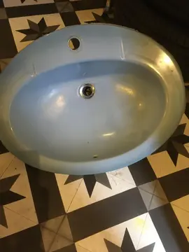 Vasque en bleu clair dégradé