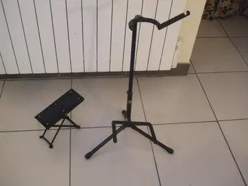 suport guitare et pose pied