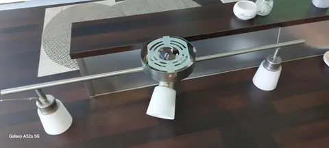 Plafonnier 3 spots blanc et métal argent