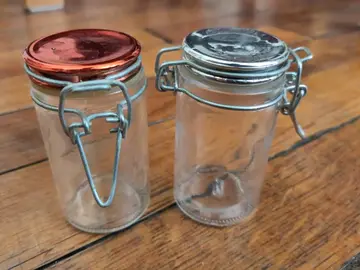 petits contenants à epices