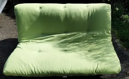 FUTON