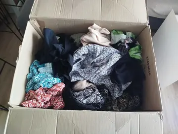 lot de vêtements a donner