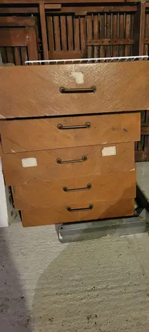 5 tiroirs en bois