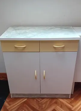 3 meubles un peu âbimés de 20 ans